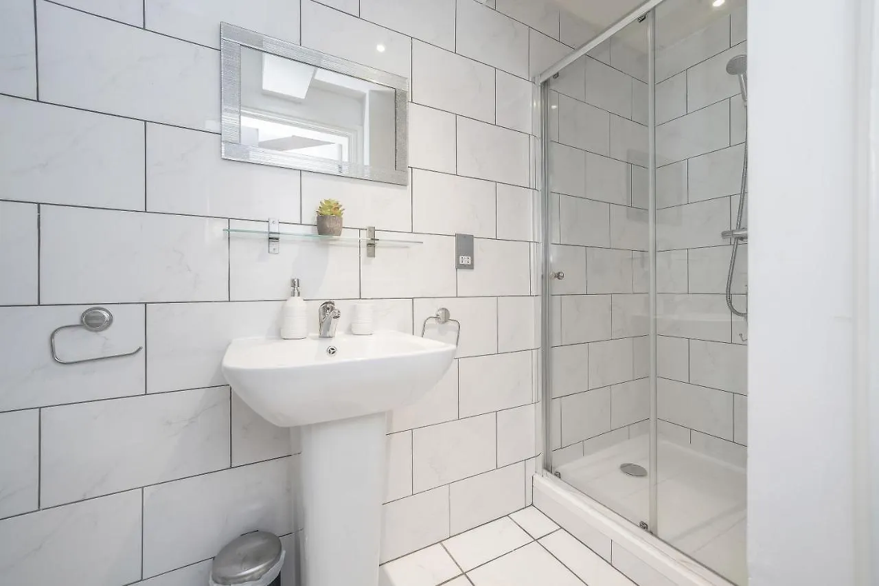 Cozy With Character Large 2 Bedroom Main Door Apartment With Garden Edimburgo 0*,  Regno Unito