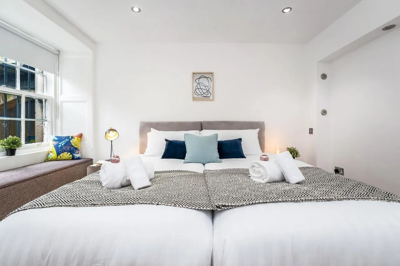 Casa vacanze Cozy With Character Large 2 Bedroom Main Door Apartment With Garden Edimburgo