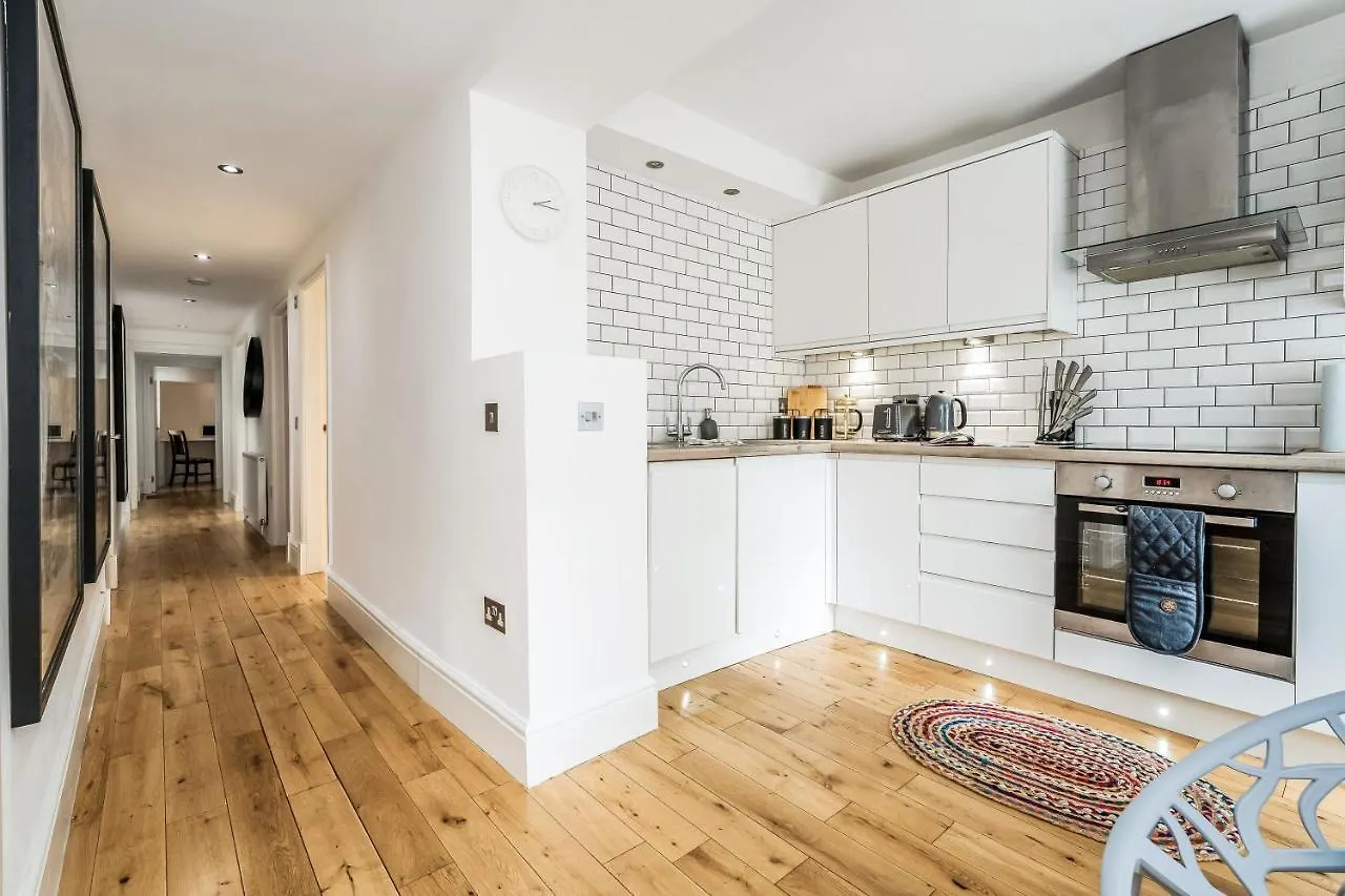 Cozy With Character Large 2 Bedroom Main Door Apartment With Garden Edimburgo 0*,