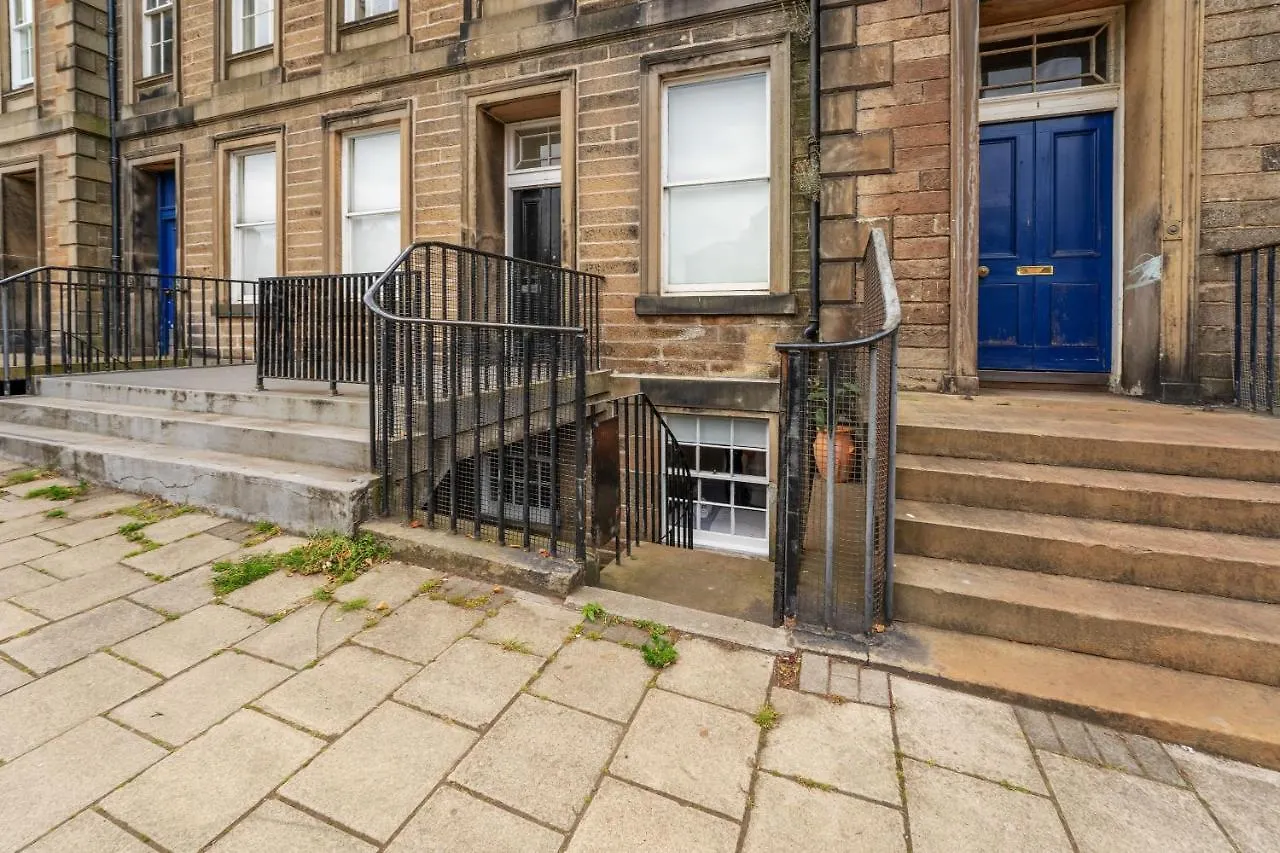 Cozy With Character Large 2 Bedroom Main Door Apartment With Garden Edimburgo 0*,  Regno Unito